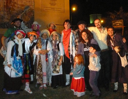 Grupo de vascos concordienses participantes de los festejos del Día del Inmigrante 2011 (foto Mariano Silva-Torrea/EuskalKultura.com)