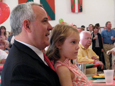 Dave Bieter durante la fiesta con la que arrancó su campaña electoral en el Basque Center de Boise (foto DaveBieterforBoise)