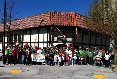 Este año la Korrika ha llegado por primera vez a Boise, donde se reunieron familias, alumnos y profesores de euskera de la zona (foto NABOeuskaraz.com)