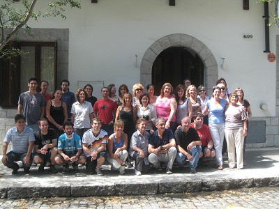 Los participantes en el barnetegi junto a su equipo de profesores (foto EuskalKultura.com)