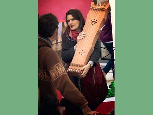 Valeria Magliocchetti en la exposición "Buenos Aires celebra al País Vasco" (foto Edi Libedinsky)