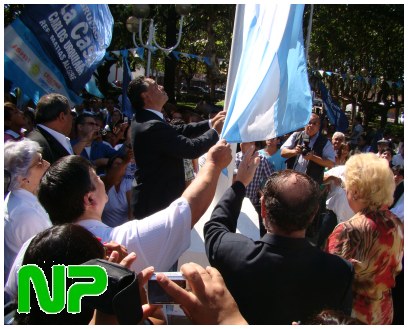 El acto de homenaje a la bandera en su Bicentenario el lunes en José C. Paz (foto Noticias Paceñas)