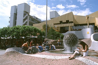 El campus de la Universidad de Konstanz, en verano