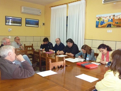 Socios y Comisión Directiva de Euskal Etxea de Murcia durante la Asamblea Anual 2012 (foto MurtziaEE)