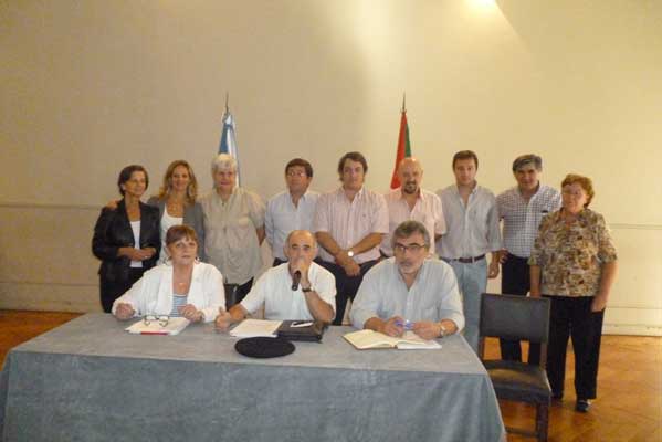 Miembros del Consejo Directivo de FEVA para el período 2012-2014 (foto EuskalKultura.com)