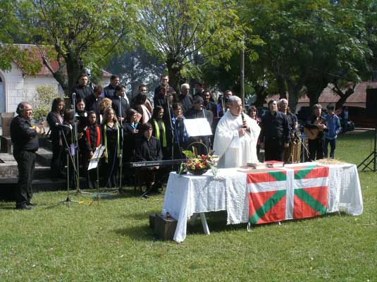 Misa Campal en la I Semana Vasca de Flores, Uruguay (foto EE)