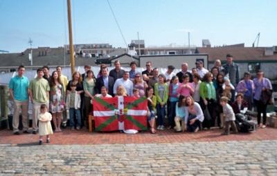 Socios de la Euskal Etxea de Rhode Island en el Aberri Eguna del año pasado (foto RhodeIslandEE)