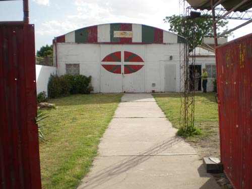 Aspecto de la sede del Centro Vasco Etxe-Alai de Pehuajó, en lel interior de la provincia de Buenos Aires (foto EuskalKultura.com)