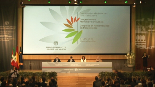 Aspecto de la sala de la sede central de EiTB en Bilbao durante la sesión inaugural del Congreso sobre Memoria y Convivencia (foto EiTB)