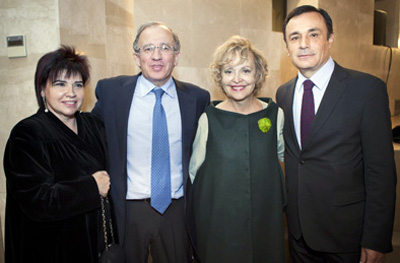 El secretario general de Acción Exterior Guillermo Echenique, junto a los delegados Ana Urchueguía, Elvira Cortararena e Iñaki Martínez (foto Irekia)