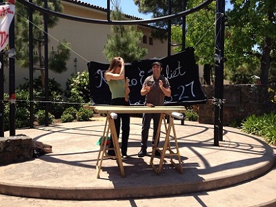 Iñaki Lopez de Luzuriaga teaching how to play the Txalaparta in the middle of the Stanford University Campus (photo JILL)