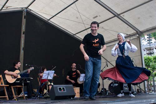 El grupo Aiko taldea en plena faena