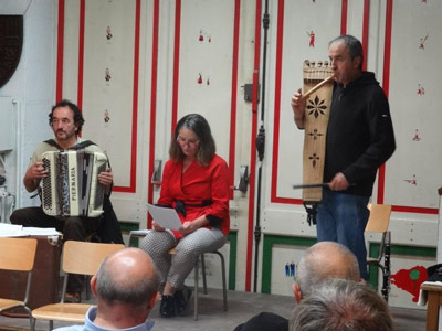 J.C. Galtxetaburu, Cecile Tison and Mixel Etxekopar during the concert (photo BordeleEE)