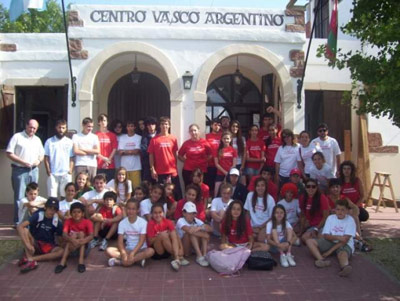 Participantes en la edición 2012 del Udaleku (foto ChascomusEE)