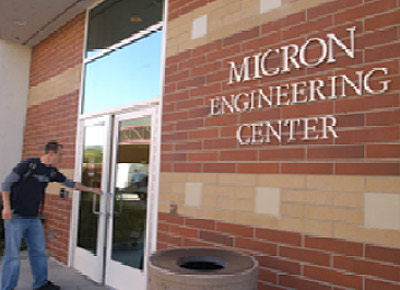 Boise Estatuko Unibertsitateko Micron Engineering Center ospetsua (argazkia BSU)