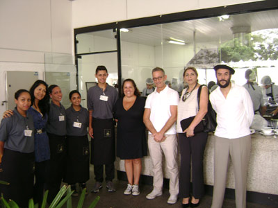 Eusko Brasildar Etxea board members along with Kinku Zinkunegi during a visit to the Restaurnate Escola a the Palacio Anchiete in Sao Paulo (photo EuskoBrasildarEtxea)