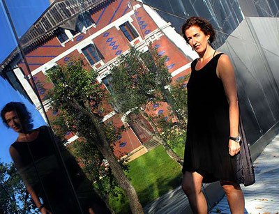 Sara Pagola Aizpiri ha sido gerente de la Fundación Cristobal Balenciaga hasta el pasado 2012 (foto elgoibarren.net)