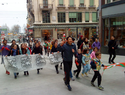 Korrika 18 through the streets of Geneva (photo Beñat Ralla Yusta)