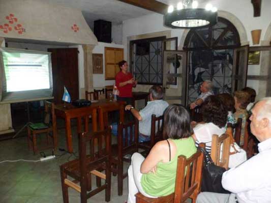 Idurre Lekuona en las actividades del Zingirako Euskaldunak por el Día del Euskera 2012 (fotoEE)