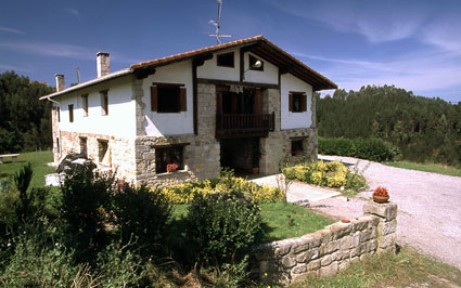 Casa rural Andutza, en Ea, Bizkaia (foto Nekatur)