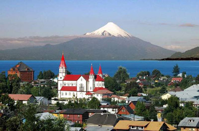 La ciudad de Puerto Varas está en el centro de la turística región de Los Lagos