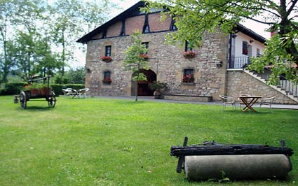 Jesuskoa landa-etxea in Zumaia, Gipuzkoa (photo Nekatur)