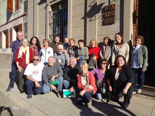 18 de los 22 viajeros se reunieron el pasado 4 de mayo en el Euskaldunak Denak Bat de Arrecifes para compartir un almuerzo y ‘la emoción y los nervios del viaje’ (fotoEE)