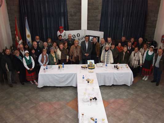La euskal etxea local adhirió al acto de homenaje por el centenario de José C. Paz (fotoEE)