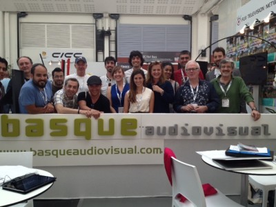 Representantes de empresas audiovisuales vascas y Aizpea Goenaga, presidenta del Instituto Vasco Etxepare, durante la feria Sunny Side of the Doc 2013 de Marsella (foto Etxepare)
