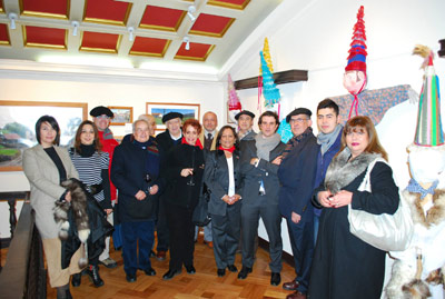The board of directors and club members at the inauguration of the "Euskal Erakusketa" exhibit (photo Colectividad Vasca Chile)