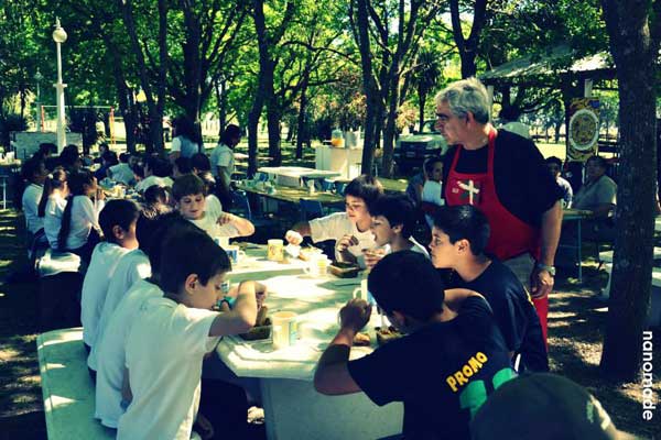A través del programa Etxe Nasaia la euskal etxea de San Nicolás alimenta a un buen número de alumnos, al tiempo que lleva la cultura vasca el corazón de miles de niños (fotoNanomade)