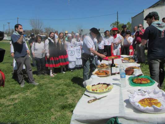 la Fiesta Gastronómica Vasca 'Entre el campo y el mar' fue una iniciativa del centro vasco Hiru Erreka y de la agrupación Pampa Vasca de Tres Arroyos, medio millar de kilómetros al sur de la ciudad de Buenos Aires (fotoEE)