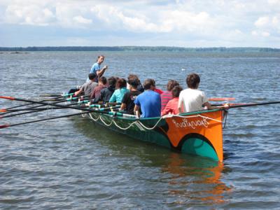 Miembros de la Euskal Etxea Euskaldunak de Québec durante un entreamiento en aguas del río San Lorenzo el pasado mes de septiembre (foto QuebecEE)