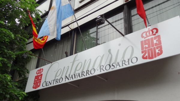 Aspecto exterior de la sede del Centro Navarro de Rosario, que recibirá a partir de hoy la visita de la presidenta Yolanda Barcina (foto EuskalKultura.com)