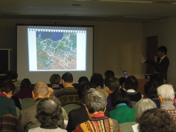 Una de las charlas organizadas en 2013 por la Euskal Etxea de Tokyo, con el profesor Sho Hagio como ponente (foto TokyoEE)