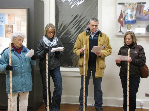 Practicing the songs at the Basque Museum before hitting the street (photo Itxaso Cayero)