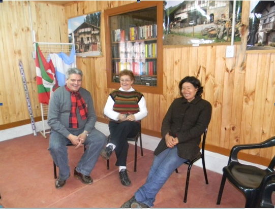 Last year's Basque festival in Corpus Christi, Argentina. From left to right: Cesar Arrondo, Olga Leiciaga and Celeste Itati Brizuela, representing the mbyá-guarani de Chapá i  local community (San Ignacio) 