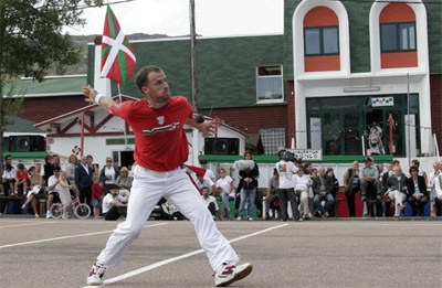 La pelota y los deportes rurales suelen ser protagonistas en la Fiesta Vasca de Saint Pierre et Miquelon (foto www.tourisme-saint-pierre-et-miquelon.com) 