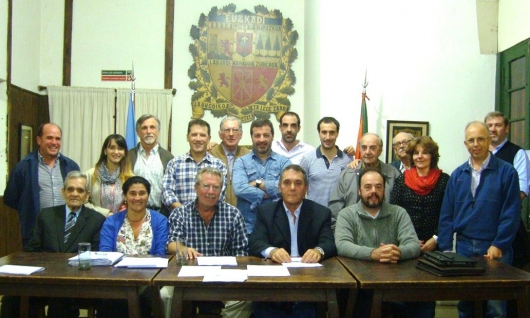 Members of the new board of directors who will organized this year's Semana Nacional Vasca, November 2-9th (photoEE)