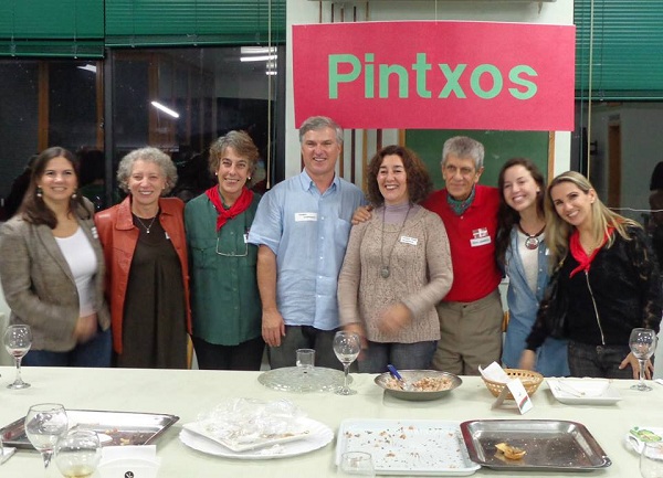 Antolatzaile taldea: Simone Damboriarena, Lucia Schüler de Irulegui, Maria Luis de Leonardis, Claudio Martin Damboriarena Escosteguy, Virginia María Urchoeguía Corti, Camila Escosteguy eta Samantha Damboriarena (argazkia Maria Luisa de Leonardis)