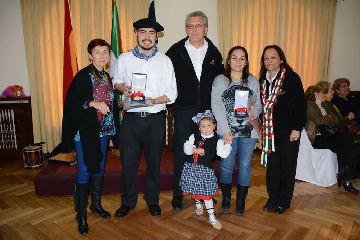 Los ganadores del 2º Concurso de Pintxos Vascos organizado por la Colectividad Vasca de Chile: Aitor Riquelme y Alejandra Negrete (FotoEE)