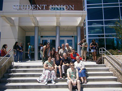 Los participantes en el barnetegi 2012 junto a responsables de HABE y NABO, en el campus de la universidad de Boise (foto HABE)