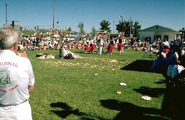 Gooding's picnic in this archive photo (photoEuskalKultura.com)