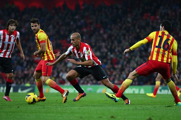 Athletic Club's Mikel Rico playing against F.C. Barcelona (Photo Athletic Club)