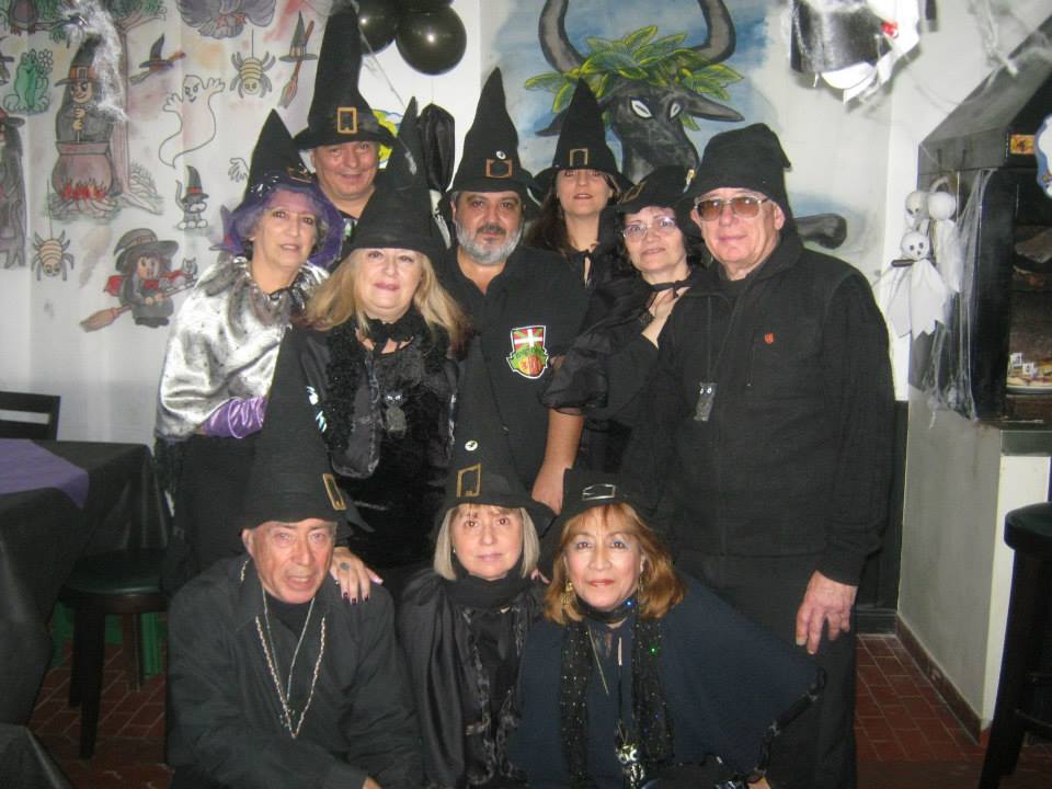 Algunos de los integrantes de la Subcomisión de Cultura en la Fiesta de Brujas