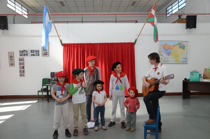 The Children’s Choir from the Zelaiko Euskal Etxea in Santa Rosa, made its debut at the club’s 22nd Anniversary