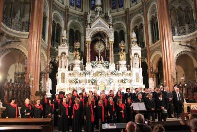 Lagun Onak at its concert at the Basilica of the Holy Sacrament