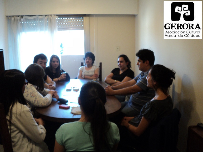 Students and professors that are members of Gerora in Cordoba at a Mintza Praktika – conversation practice at their new headquarters