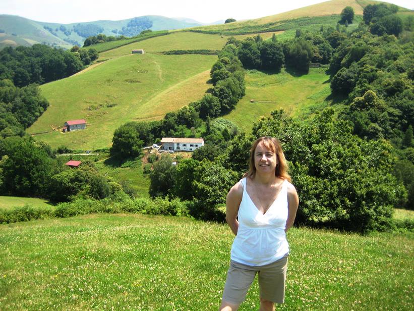 Nancy Zubiri, hija de aldudarra, en una de sus visitas a Euskal Herria (Foto Nancy Zubiri) 