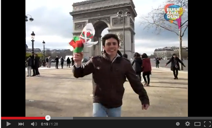 Una imagen del vídeo publicado por Eskual Etxea de París (el vídeo, más abajo)